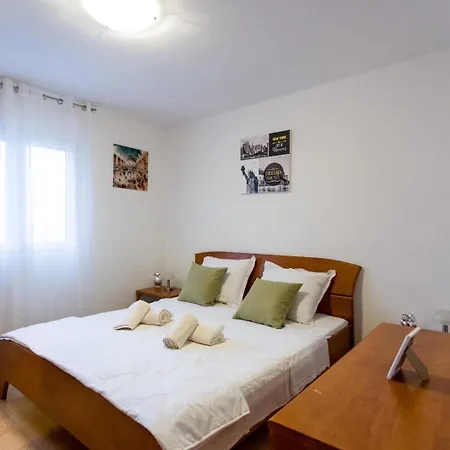 بيت للعطل Laganini جيسينتسي